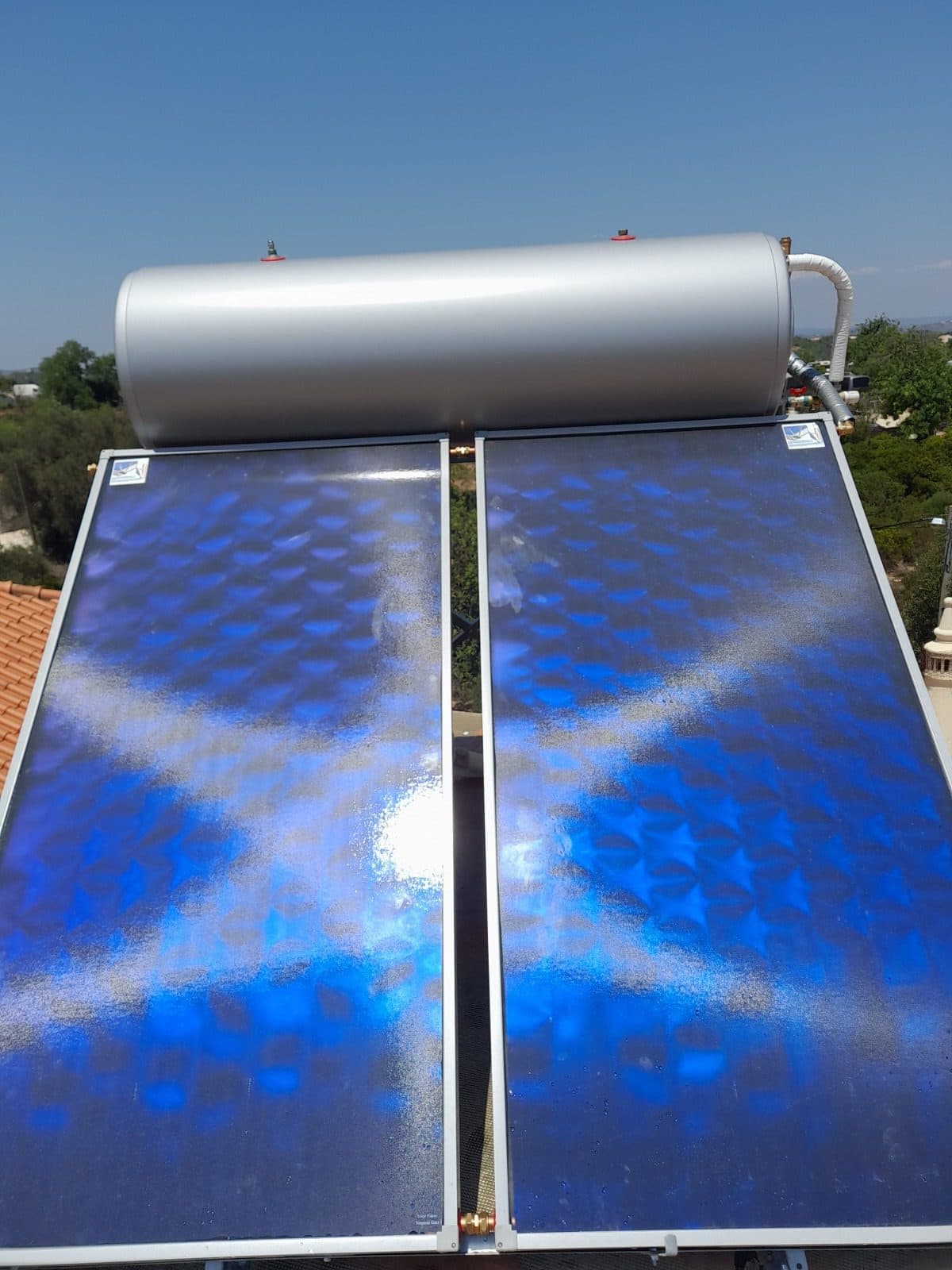 Painel solar térmico instalado